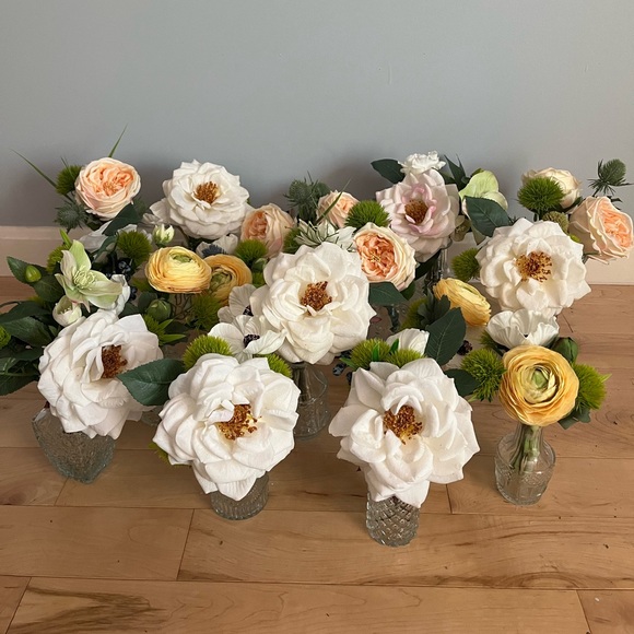 Floral Centerpieces - Picture 1 of 6